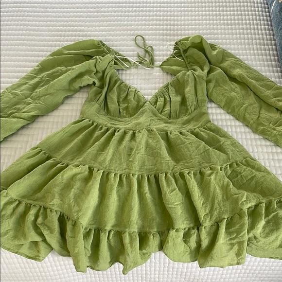 Princess Polly Dresses & Skirts - Princess Polly Size 12 Green Flowy Dress